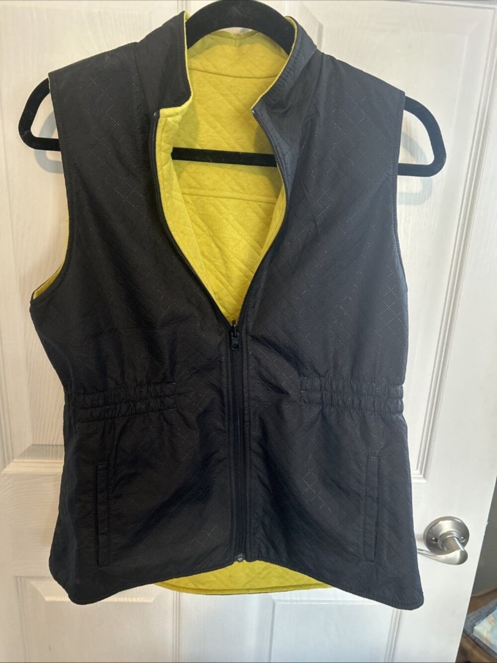 Cabi Quilted Vest Black/Yellow Full Zip #927 Travel Womans Sz Medium Casual